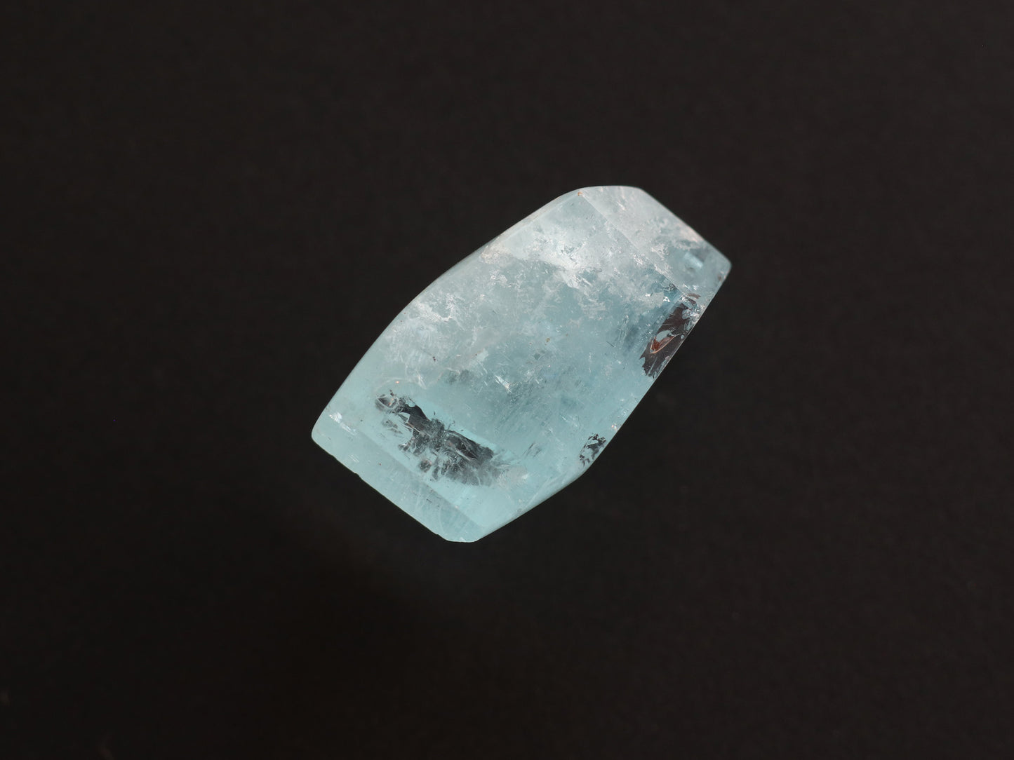カンチェンジュンガ産レインボーアクアマリン ルース PN:AQ-12