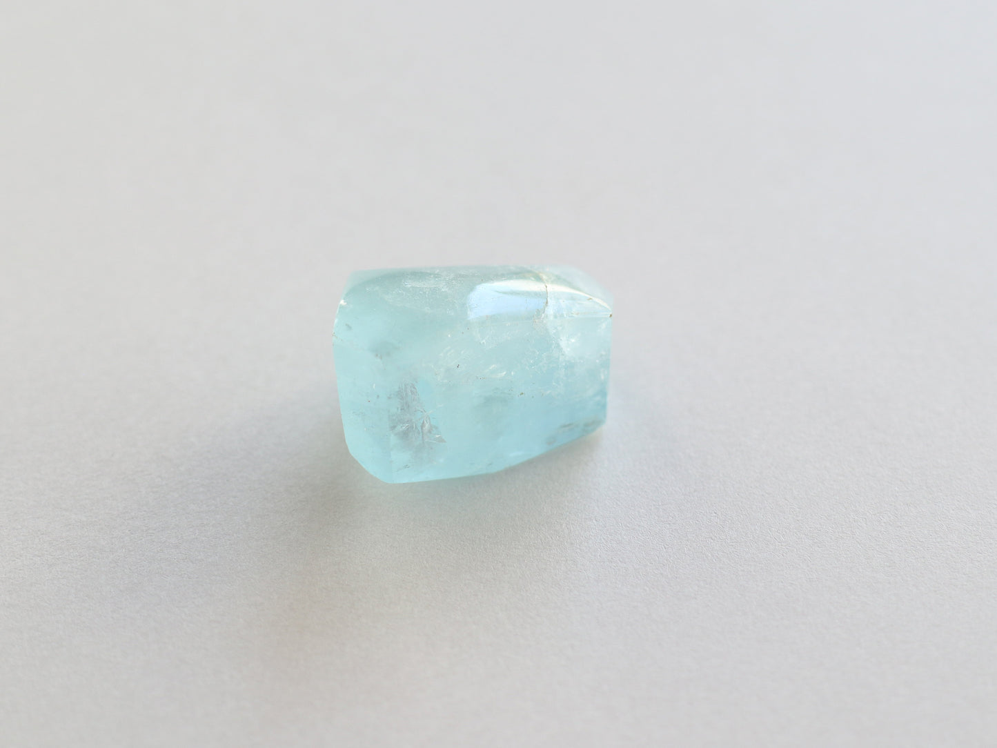 カンチェンジュンガ産レインボーアクアマリン ルース PN:AQ-12