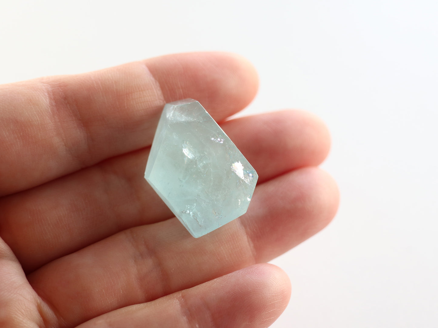カンチェンジュンガ産レインボーアクアマリン ルース PN:AQ-12