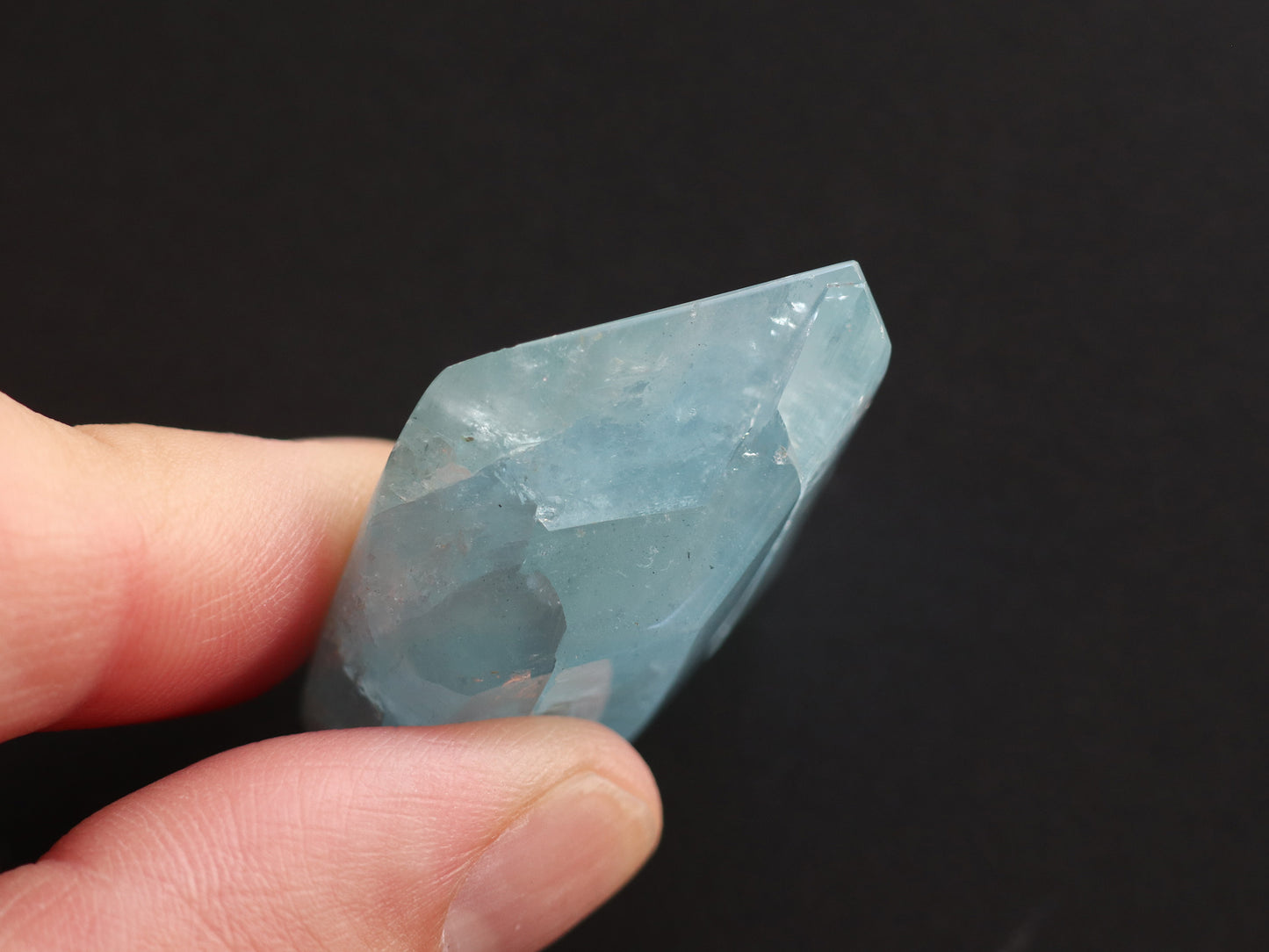 カンチェンジュンガ産レインボーアクアマリン ルース PN:AQ-14