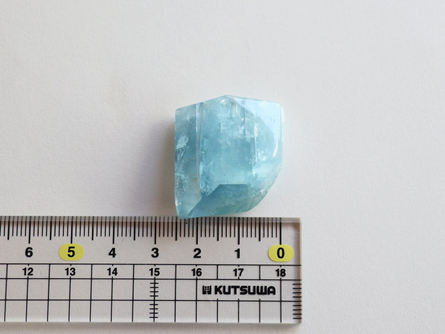 カンチェンジュンガ産レインボーアクアマリン ルース PN:AQ-14