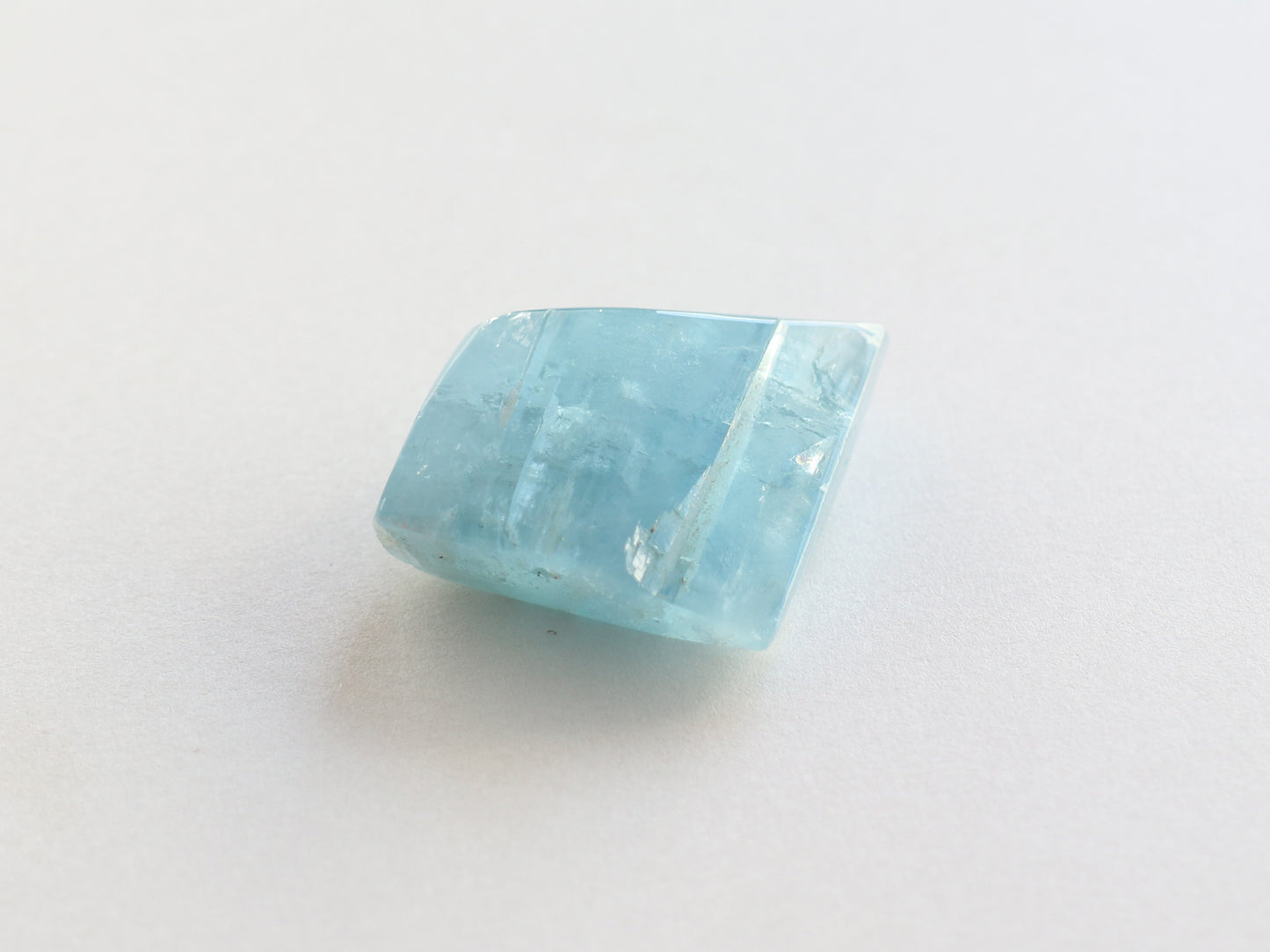 カンチェンジュンガ産レインボーアクアマリン ルース PN:AQ-14