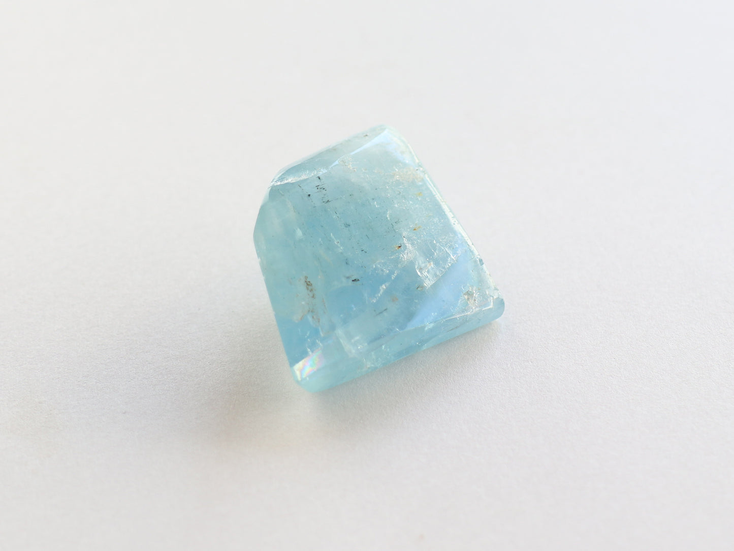カンチェンジュンガ産レインボーアクアマリン ルース PN:AQ-14