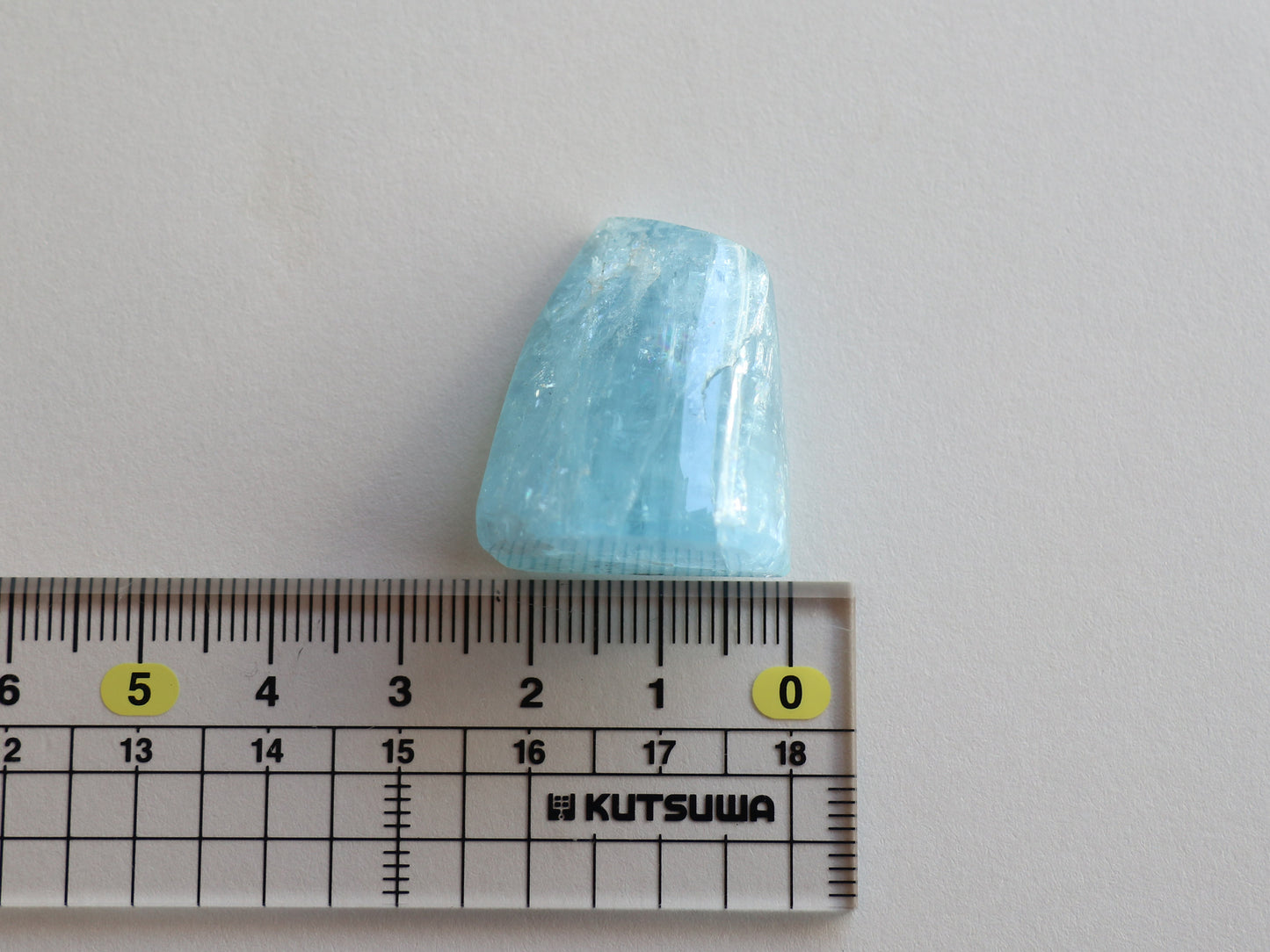 カンチェンジュンガ産レインボーアクアマリン ルース PN:AQ-15