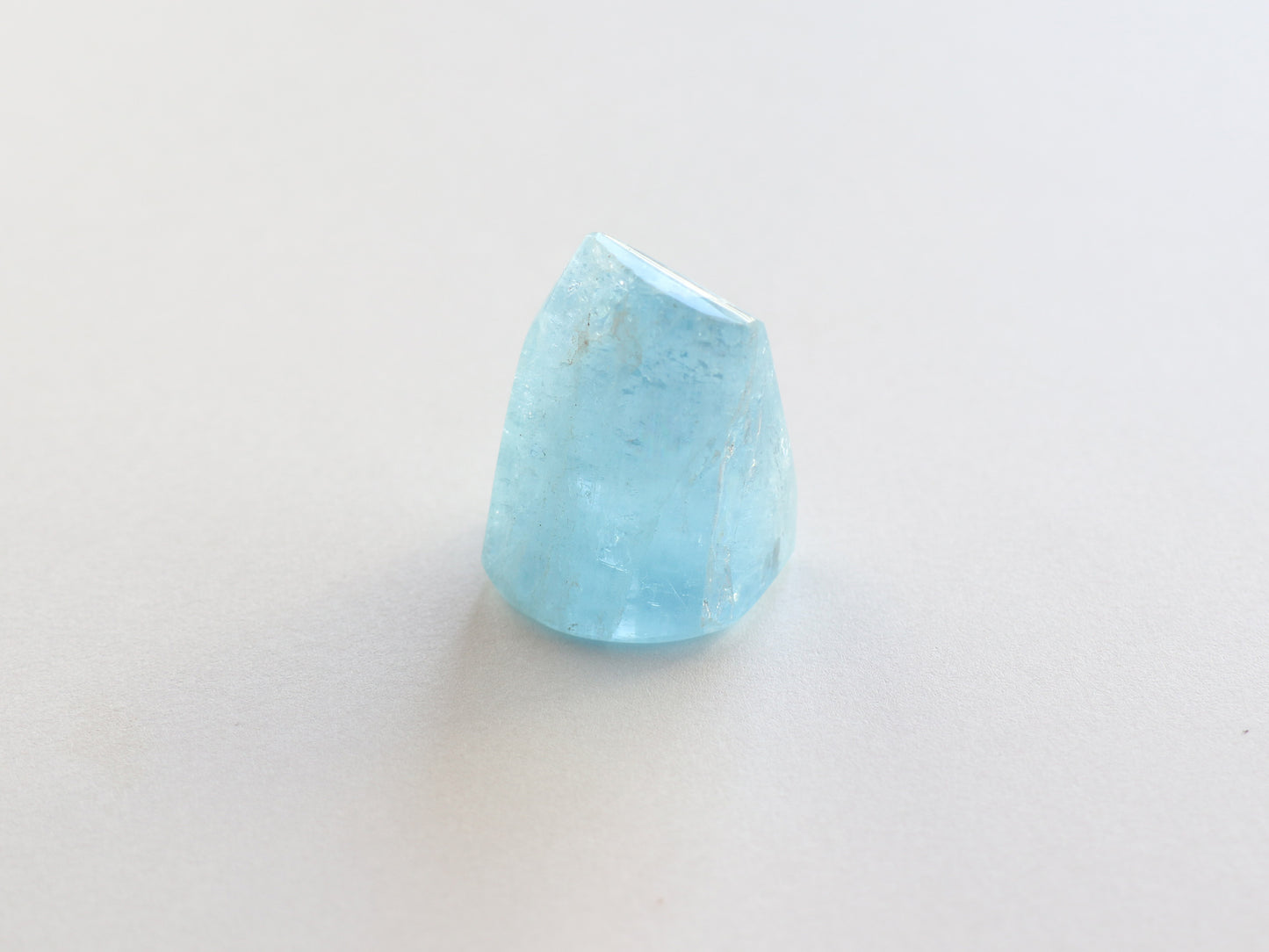 カンチェンジュンガ産レインボーアクアマリン ルース PN:AQ-15