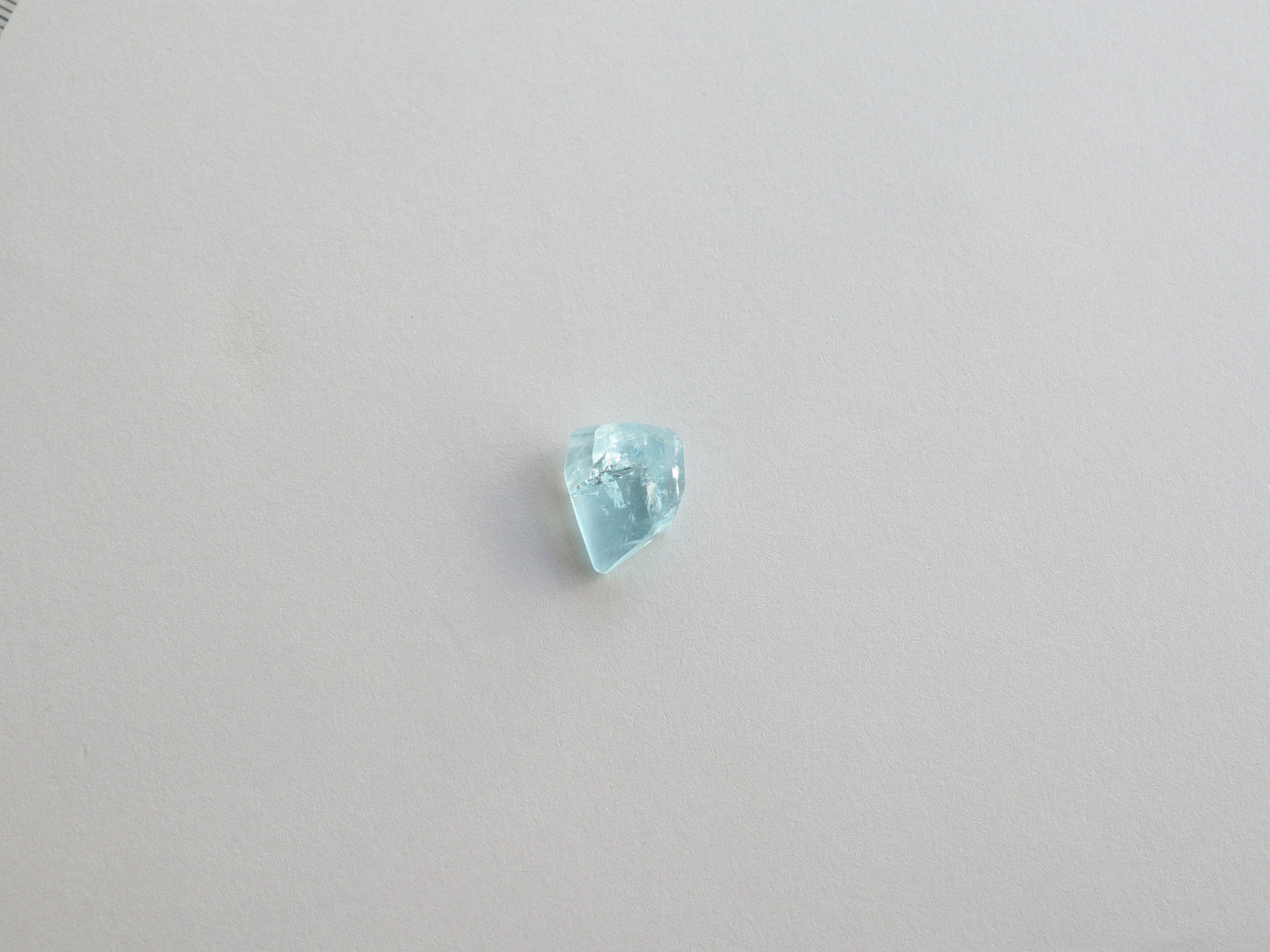 カンチェンジュンガ産レインボーアクアマリン ルース PN:AQ-1