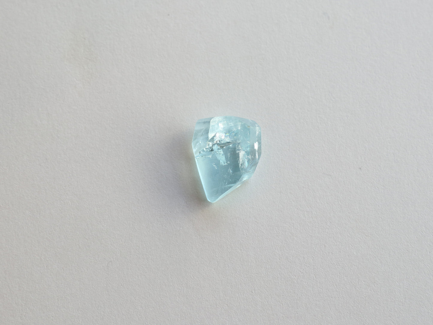 カンチェンジュンガ産レインボーアクアマリン ルース PN:AQ-1