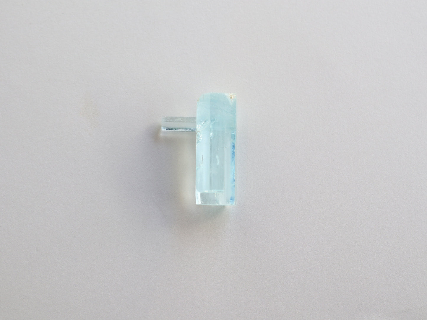 カンチェンジュンガ産ファントムアクアマリン 原石 PN:AQ-20