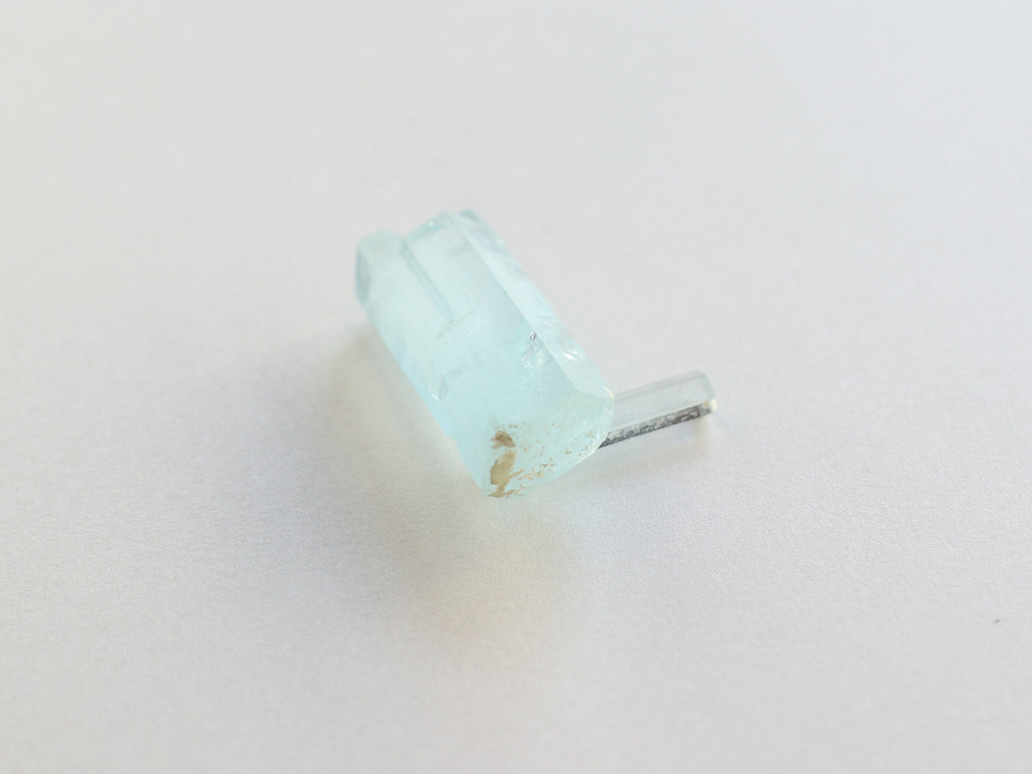 カンチェンジュンガ産ファントムアクアマリン 原石 PN:AQ-20