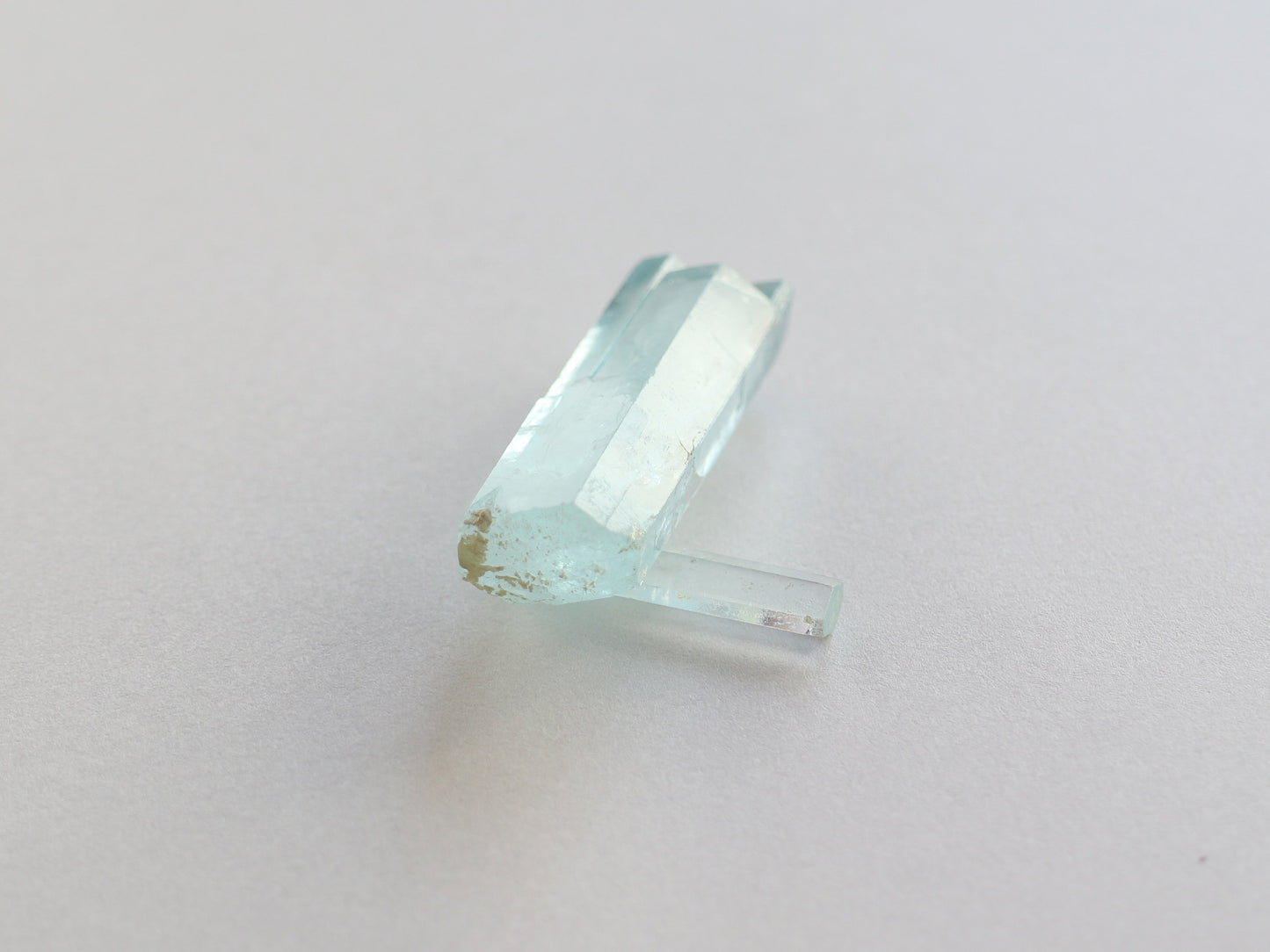 カンチェンジュンガ産ファントムアクアマリン 原石 PN:AQ-20