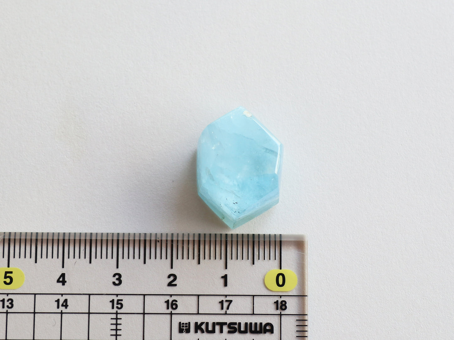 カンチェンジュンガ産レインボーアクアマリン ルース PN:AQ-27