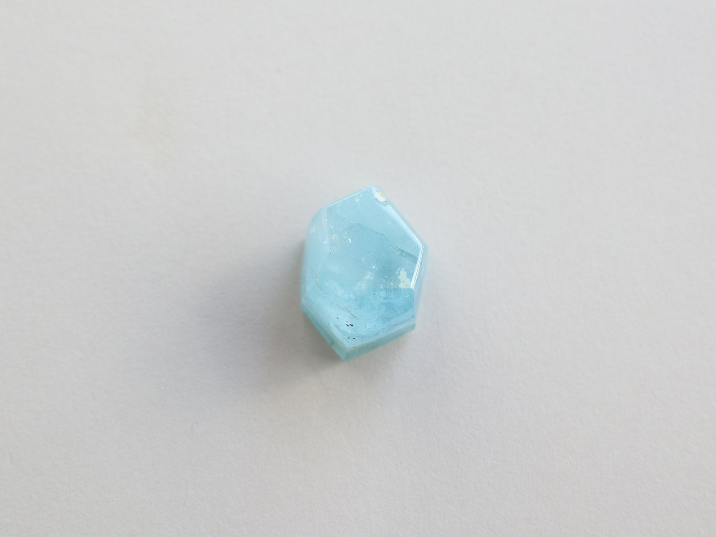 カンチェンジュンガ産レインボーアクアマリン ルース PN:AQ-27