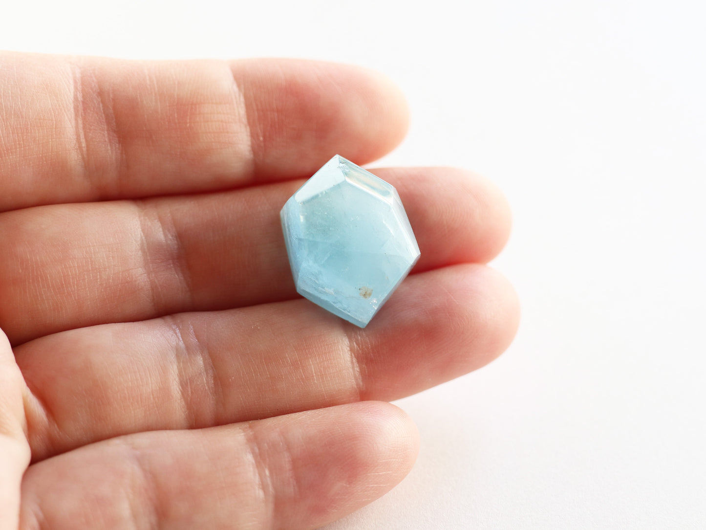 カンチェンジュンガ産レインボーアクアマリン ルース PN:AQ-27