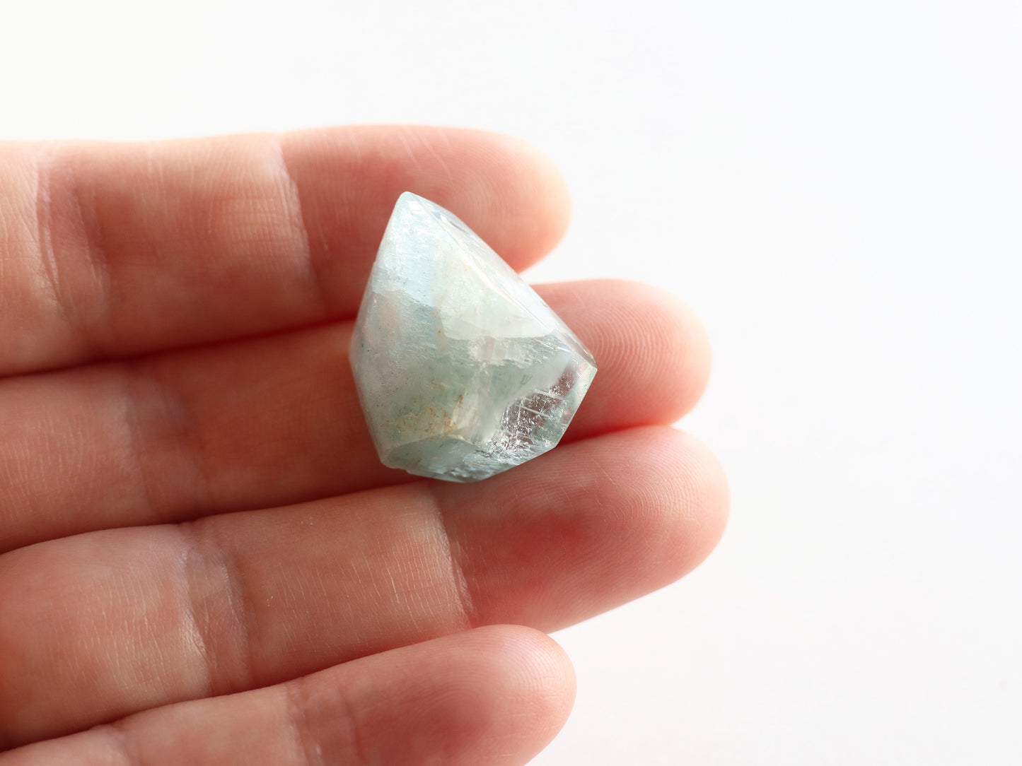 カンチェンジュンガ産レインボーアクアマリン ルース PN:AQ-28