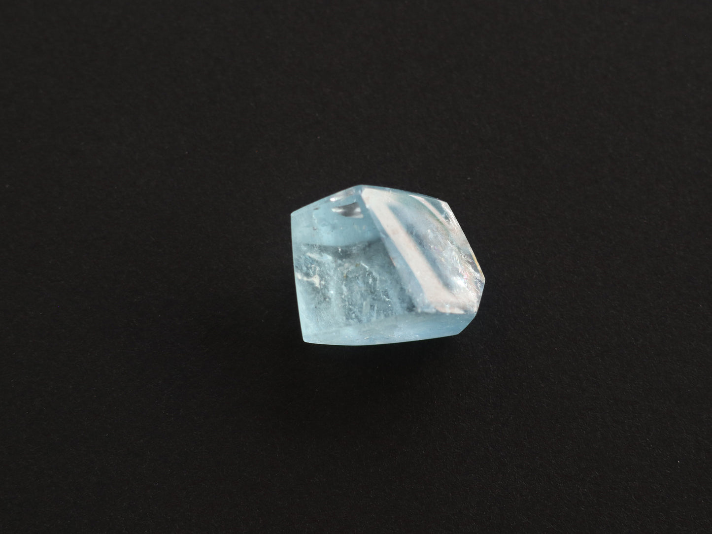 カンチェンジュンガ産レインボーアクアマリン ルース PN:AQ-2