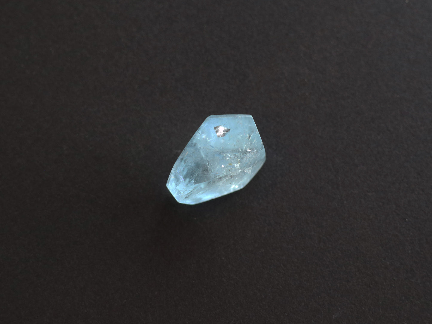 カンチェンジュンガ産レインボーアクアマリン ルース PN:AQ-2