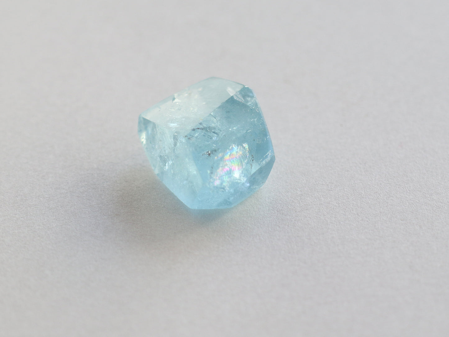 カンチェンジュンガ産レインボーアクアマリン ルース PN:AQ-2