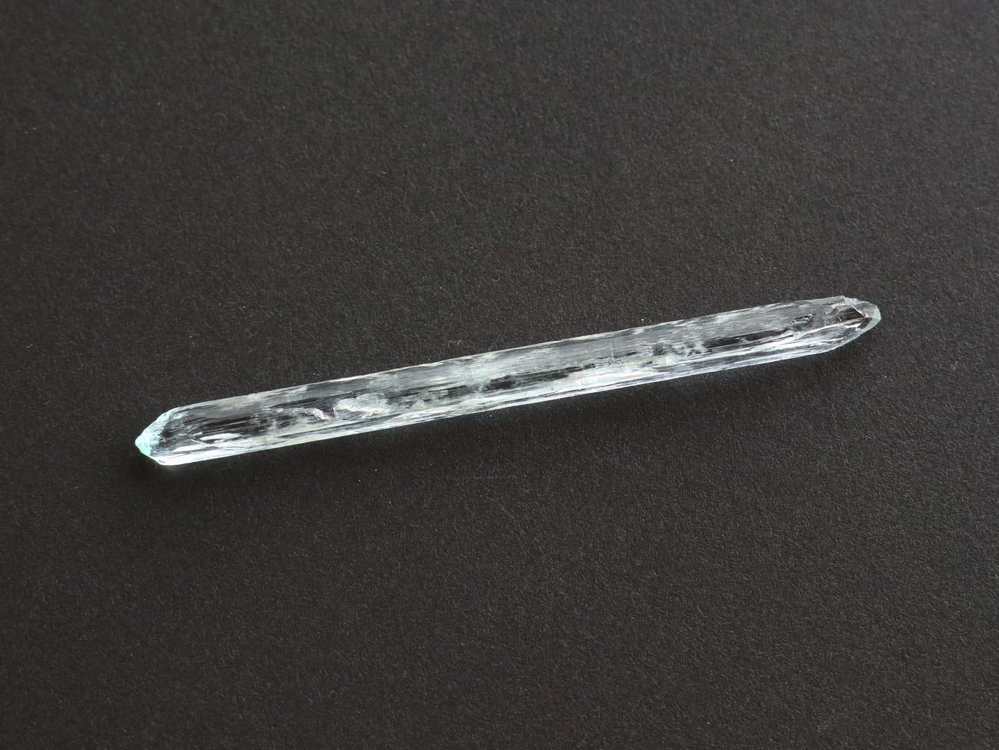 カンチェンジュンガ産アクアマリン 原石 PN:AQ-40