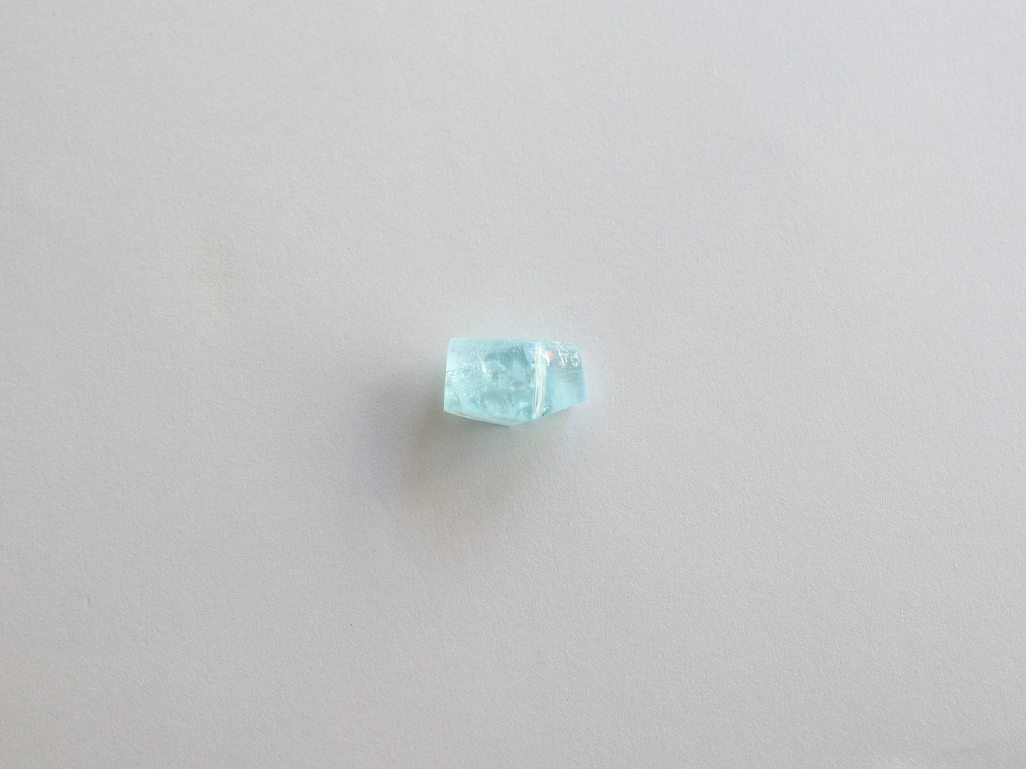 カンチェンジュンガ産レインボーアクアマリン ルース PN:AQ-4
