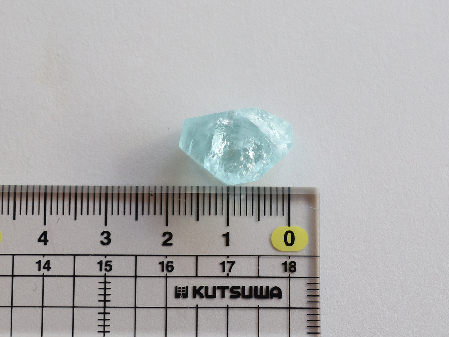 カンチェンジュンガ産レインボーアクアマリン ルース PN:AQ-4