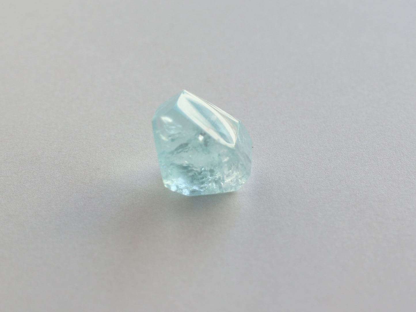 カンチェンジュンガ産レインボーアクアマリン ルース PN:AQ-4