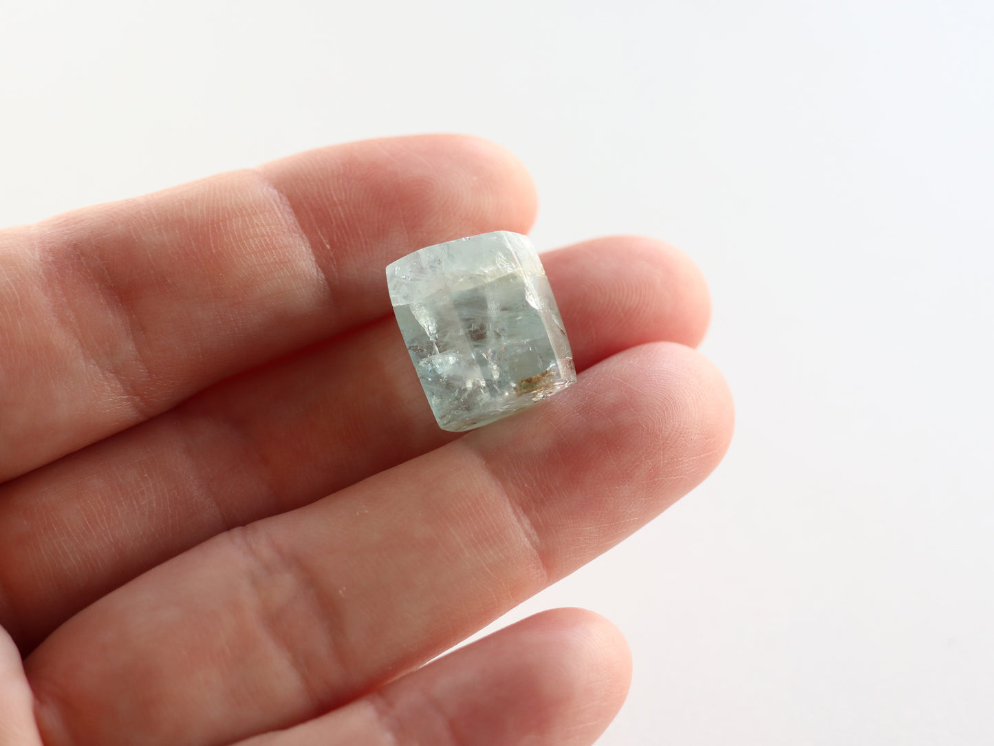 カンチェンジュンガ産レインボーアクアマリン ルース PN:AQ-5