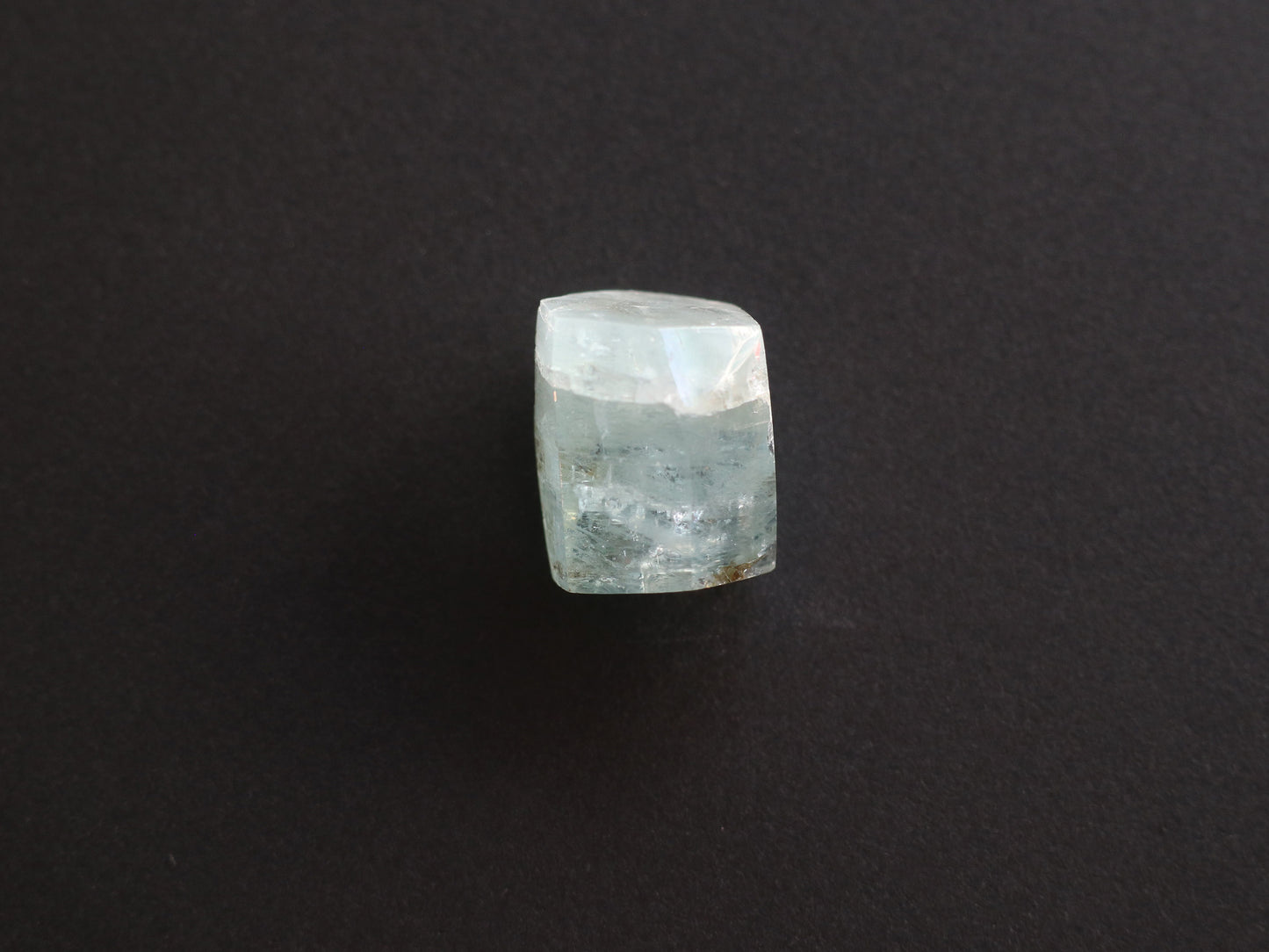 カンチェンジュンガ産レインボーアクアマリン ルース PN:AQ-5
