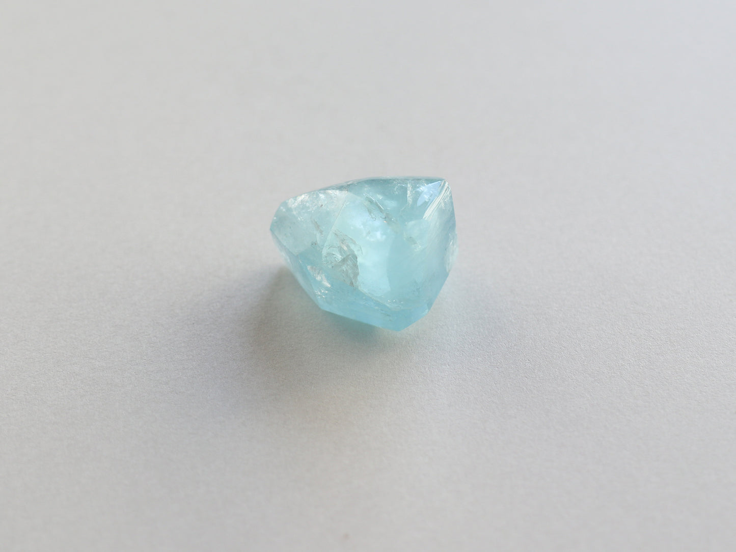 カンチェンジュンガ産レインボーアクアマリン ルース PN:AQ-7