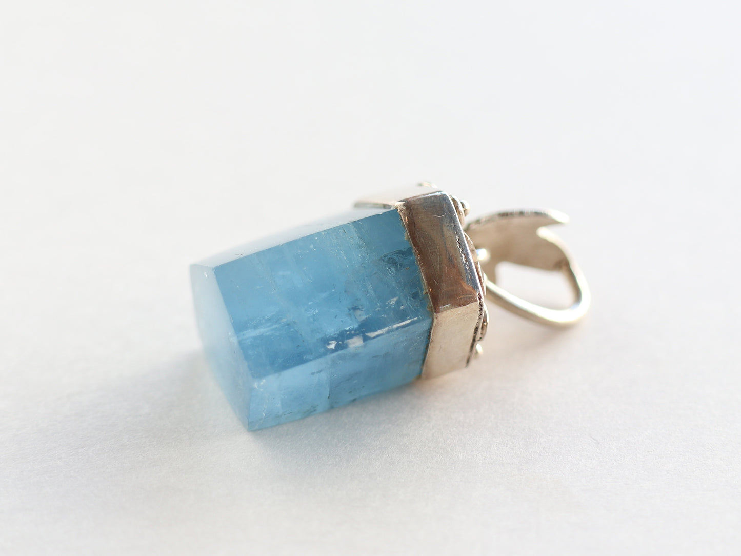 カンチェンジュンガ産アクアマリンペンダントトップPN:AQM-28