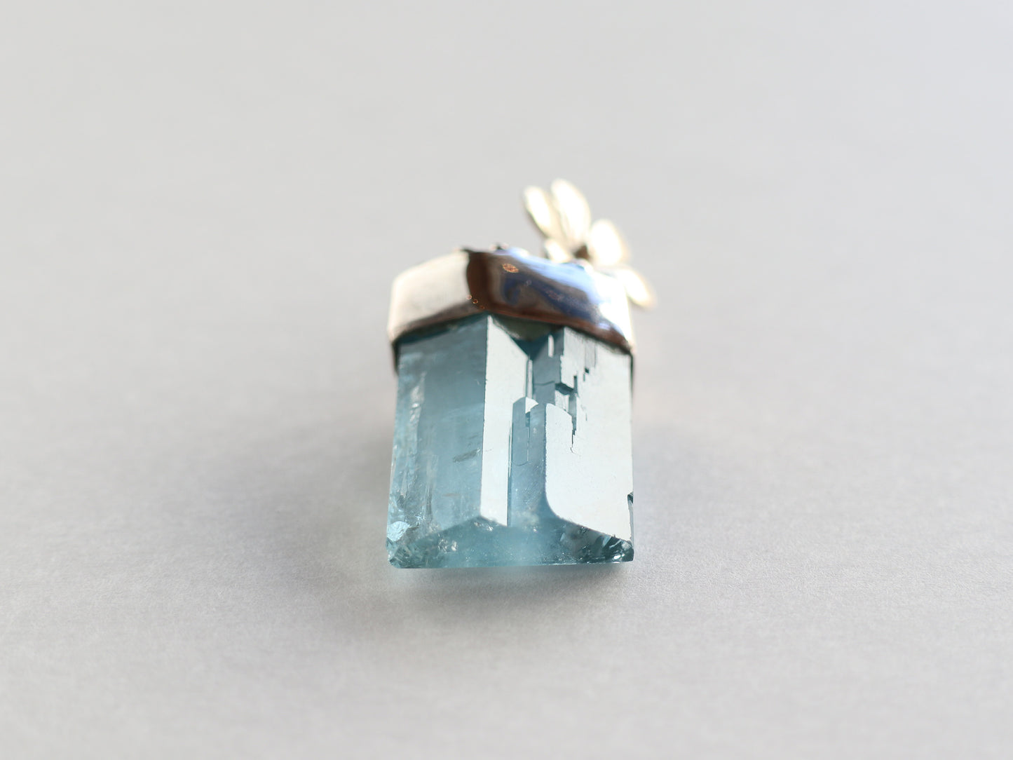 カンチェンジュンガ産アクアマリンペンダントトップPN:AQM-29