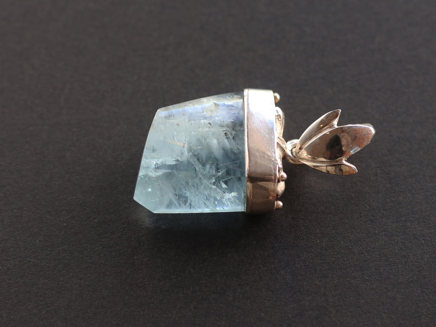 カンチェンジュンガ産アクアマリンペンダントトップPN:AQM-30