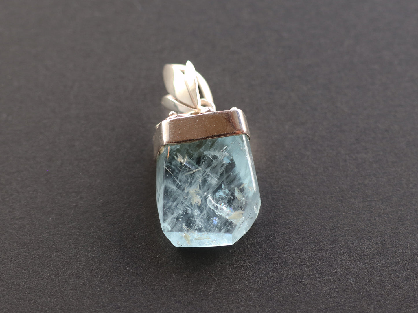 カンチェンジュンガ産アクアマリンペンダントトップPN:AQM-31
