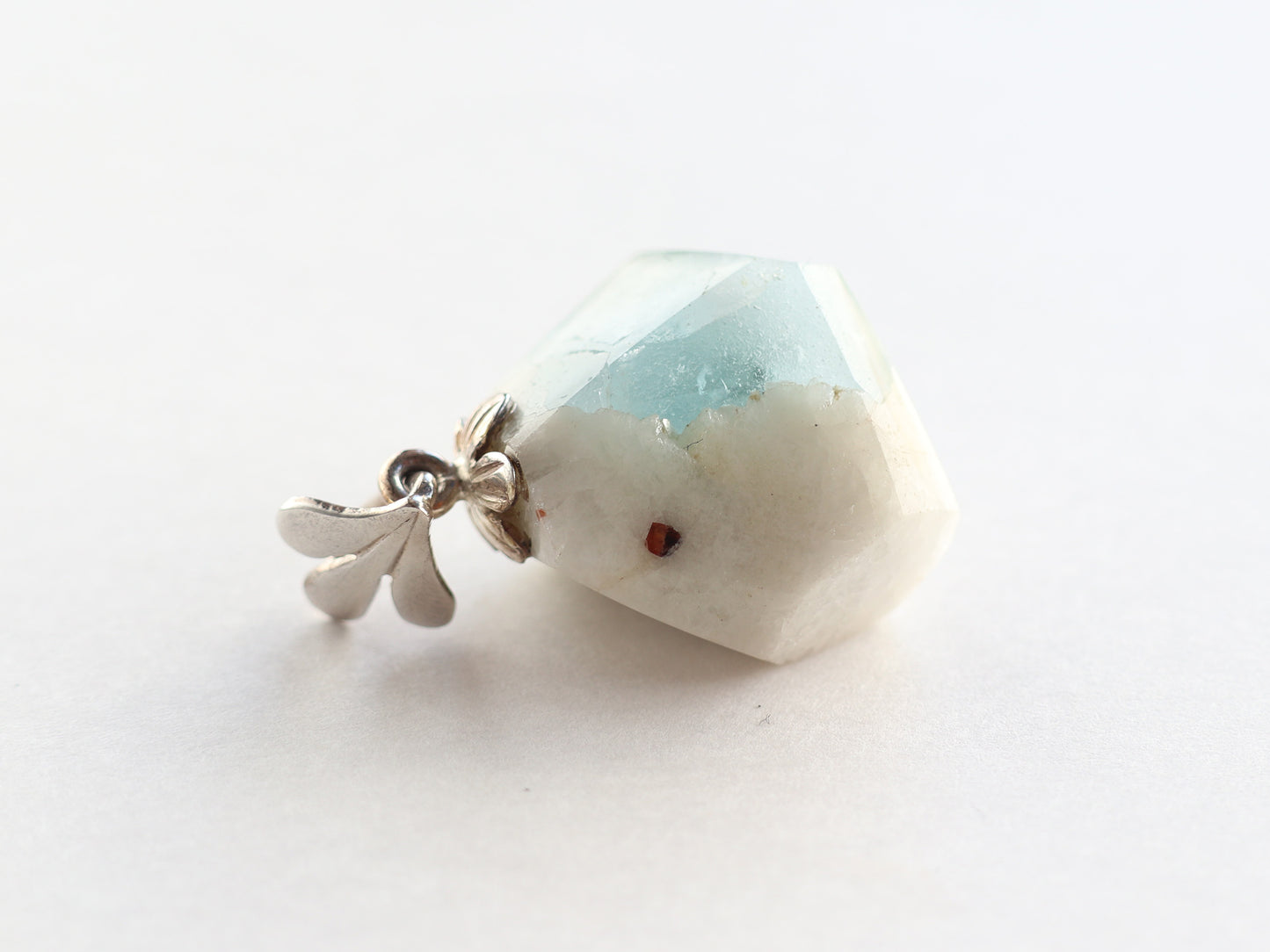 カンチェンジュンガ産アクアマリンペンダントトップPN:AQM-57