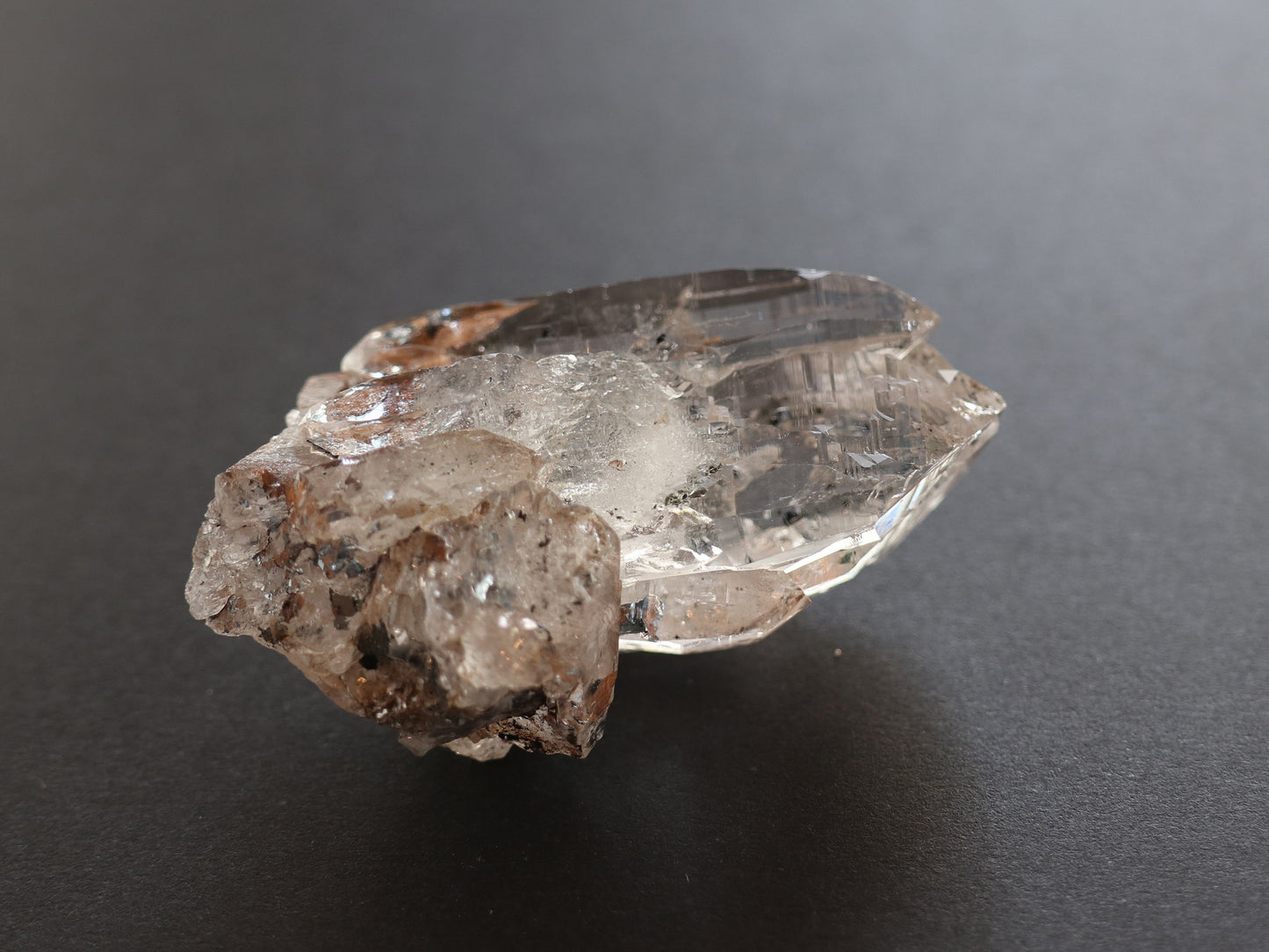 ヘマタイト入り、カテドラル、ダブルポイント、ガネーシュヒマール産ヒマラヤ水晶PN:GG-374
