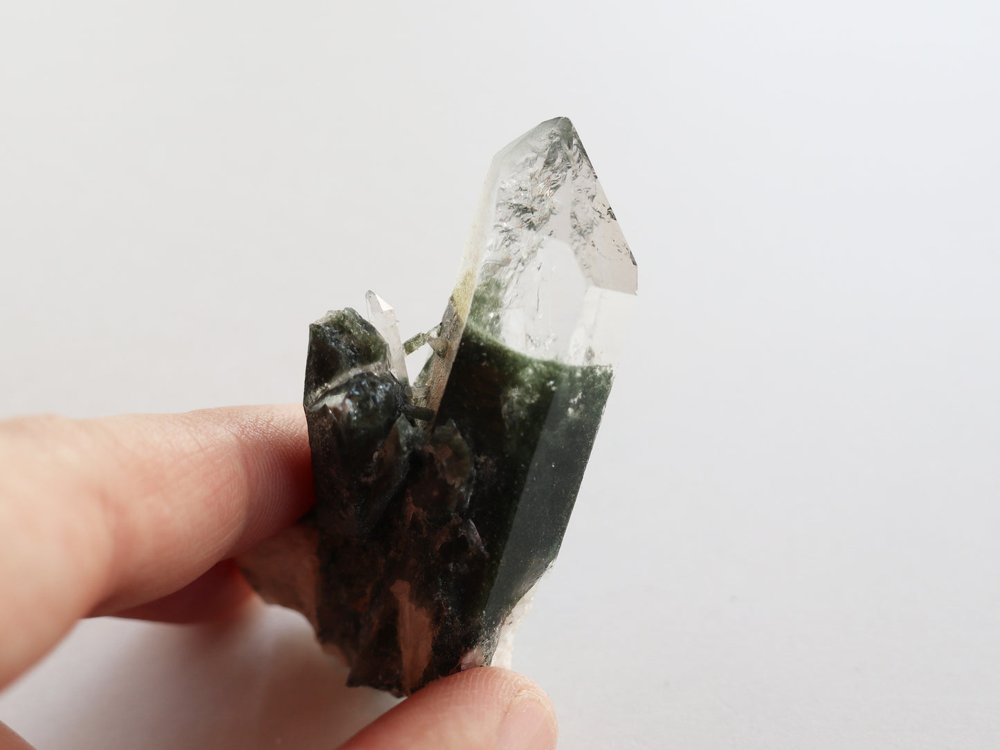 ガネーシュヒマール産ヒマラヤ水晶ガーデンクォーツ、クロライト原石PN:GG-439