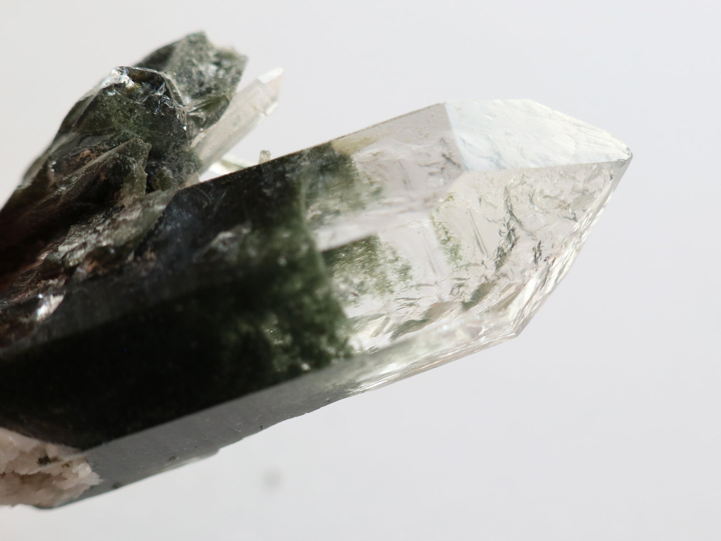 ガネーシュヒマール産ヒマラヤ水晶ガーデンクォーツ、クロライト原石PN:GG-439
