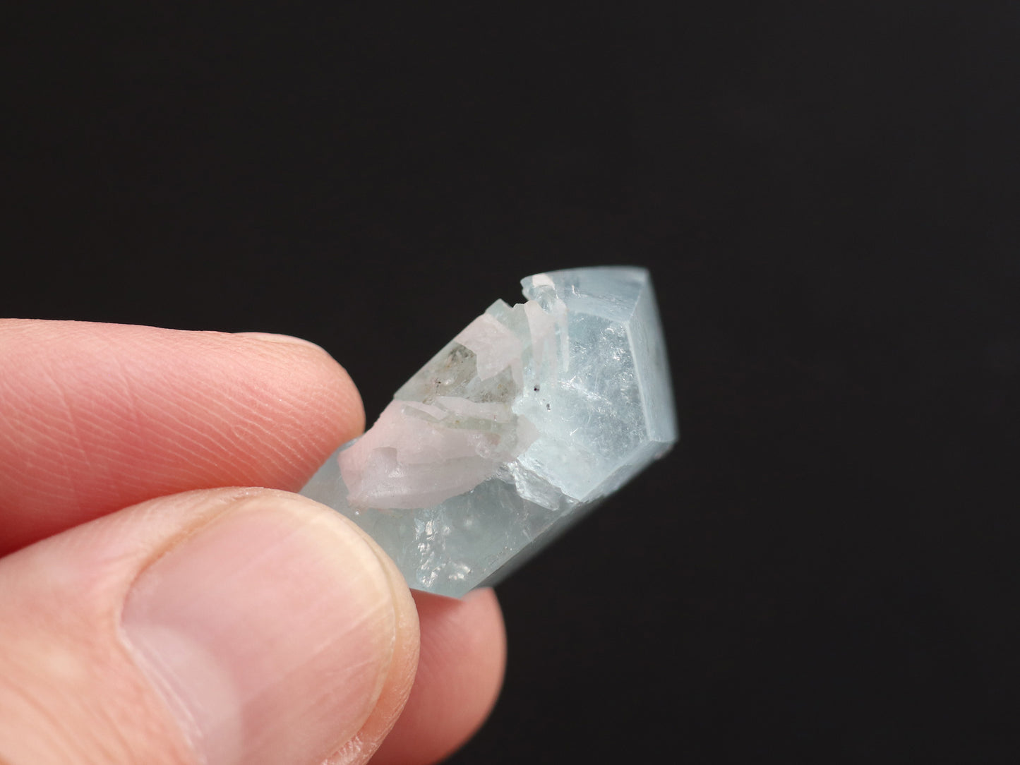 カンチェンジュンガ産レインボーアクアマリン ルース PN:AQ-26