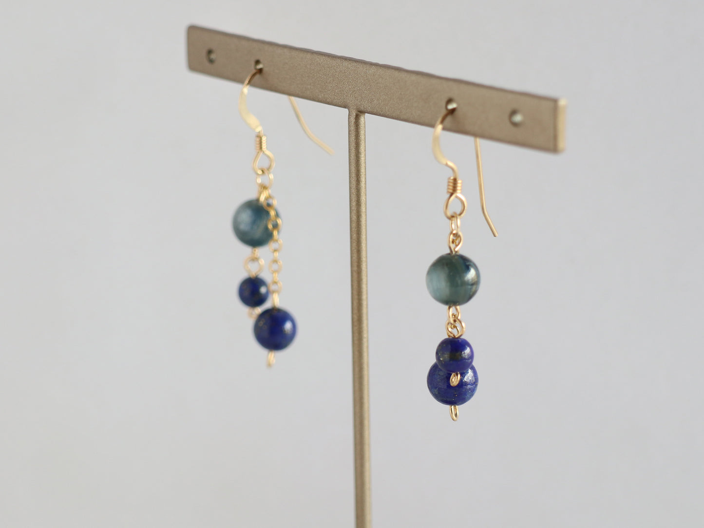 ◆ItoMe Stone◆ピアス*ラピスラズリ、カイヤナイトのチェーンピアス PN:IPS-233