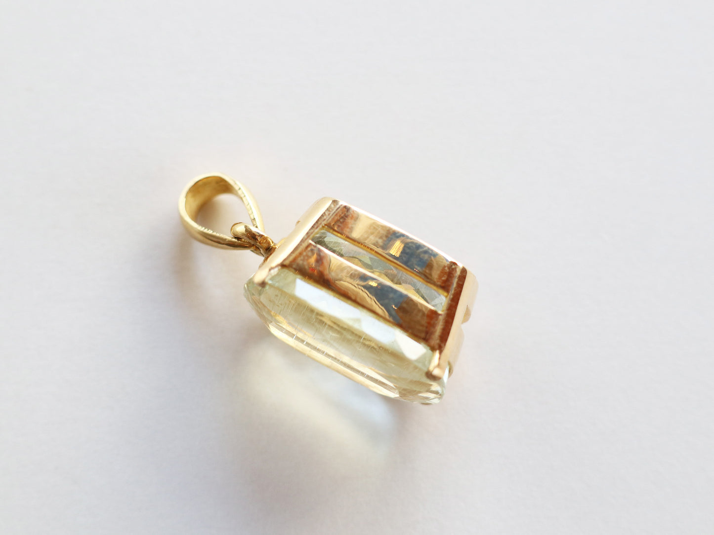 18K イエローアクアマリン(ヘリオドール)ルチル入り ペンダントトップ PN:STP-88