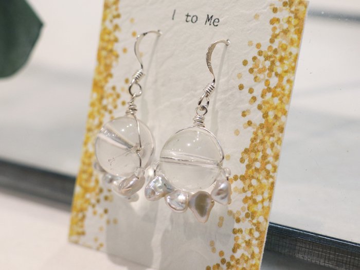 【おひげシリーズ】ガネーシュヒマール産ヒマラヤ水晶球&淡水パールSV925ピアス