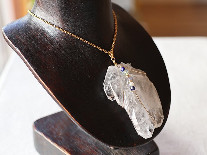 (14KGFワイヤーワーク)ガネーシュヒマール産ヒマラヤ水晶、タビュラー原石ペンダントトップ