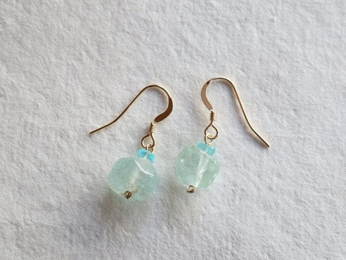 ◆ItoMe Stone◆ピアス*ヒマラヤカンチェンジュンガ産アクアマリン、アパタイト