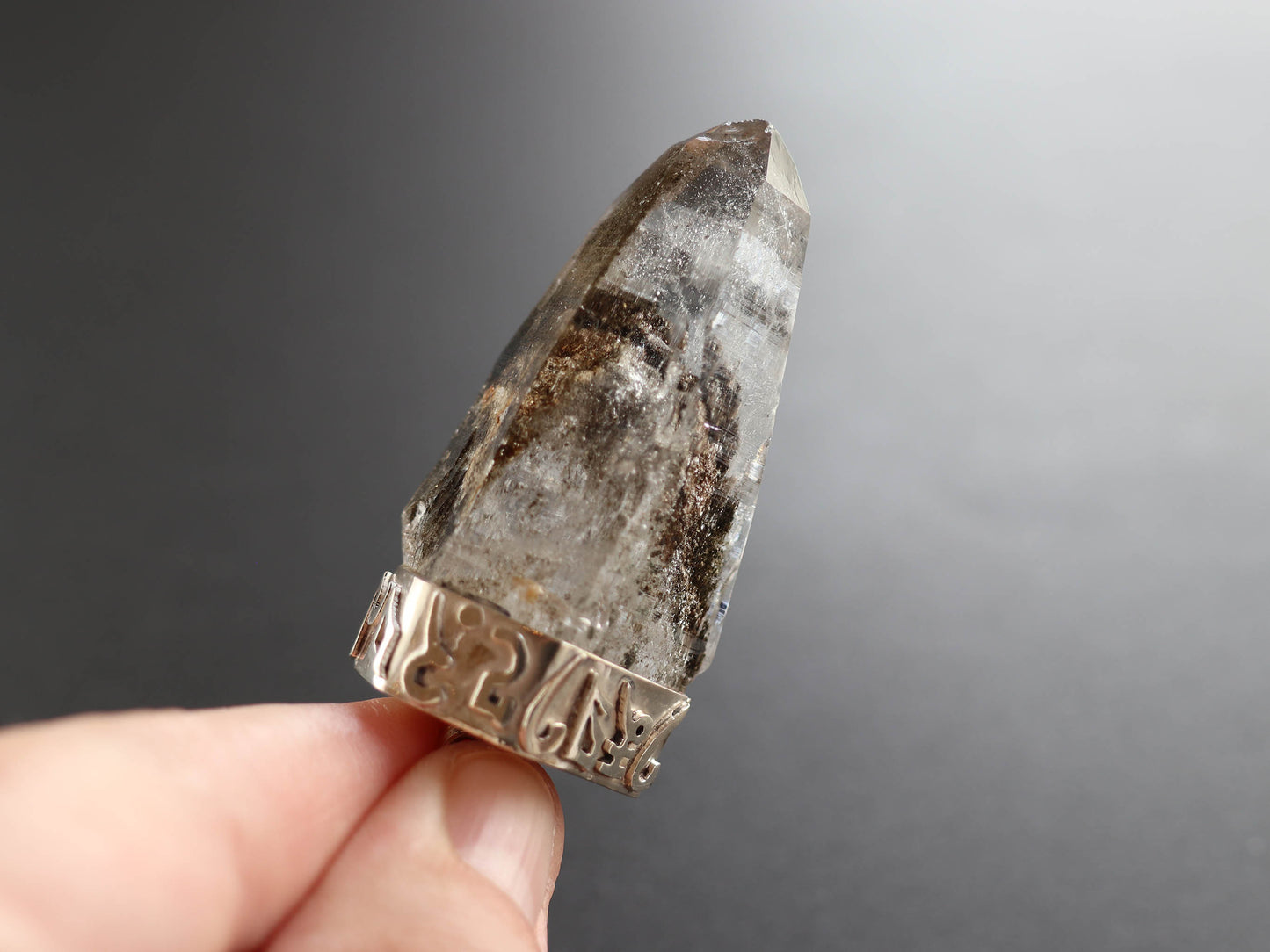 (梵字デザイン)【特大】(ガネーシュヒマール産水晶イン水晶、ヒマラヤ水晶ペンダントトップPN:HCS-B5