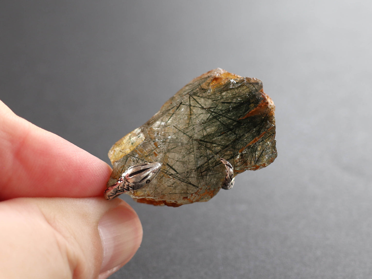 (ナーガデザイン)ガネーシュヒマール産 トルマリンルチル ヒマラヤ水晶 ペンダントトップ PN:HCS-S34