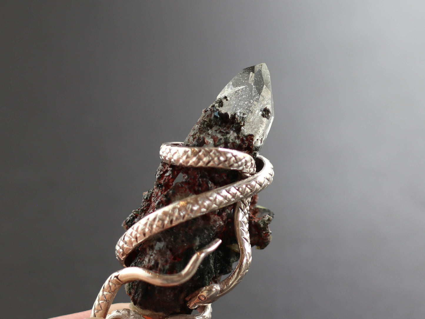 (ナーガデザイン)ガネーシュヒマール産 ファントム クロライトヒマラヤ水晶 ペンダントトップ PN:HCS-S47