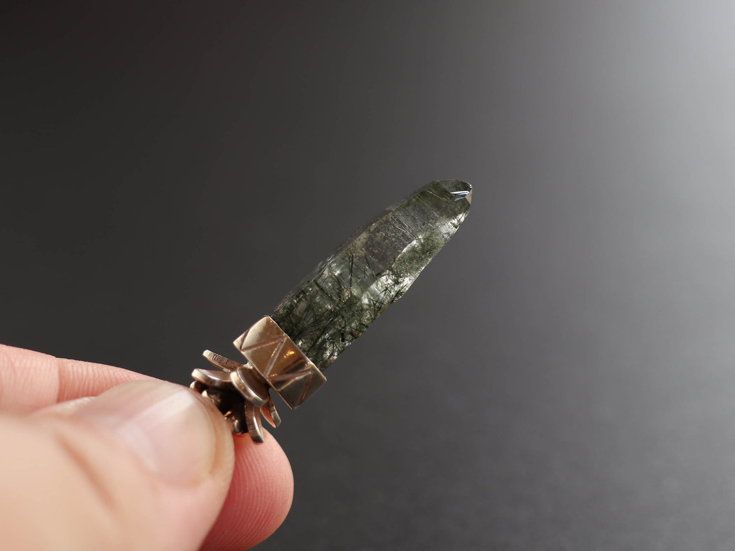 (フラワー)ガネーシュヒマール産トルマリンルチル、ヒマラヤ水晶ペンダントトップPN:HCS-TF18