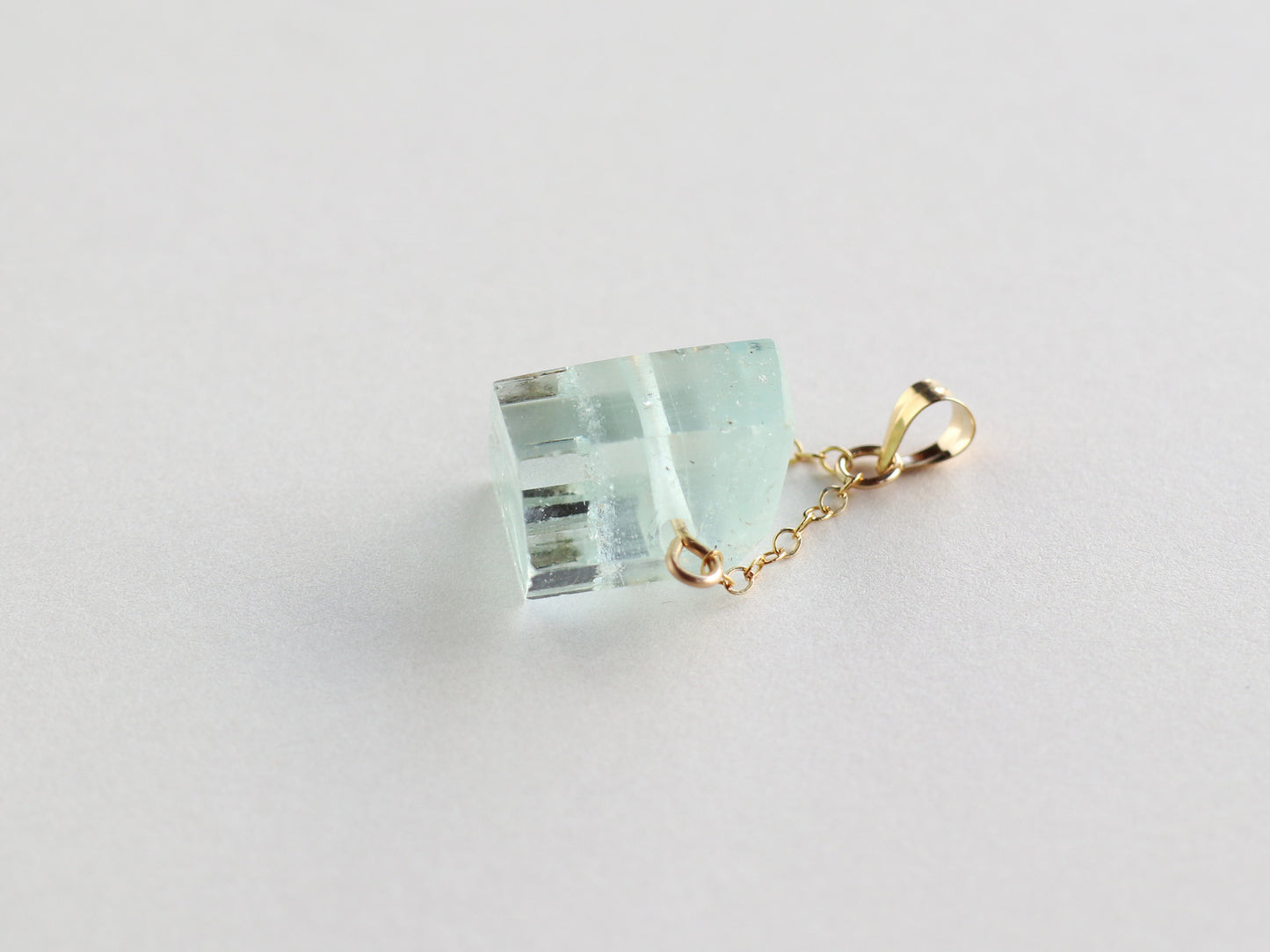 ◆ItoMe Stone◆カンチェンジュンガ産アクアマリン 14KGFペンダントPN:INE47