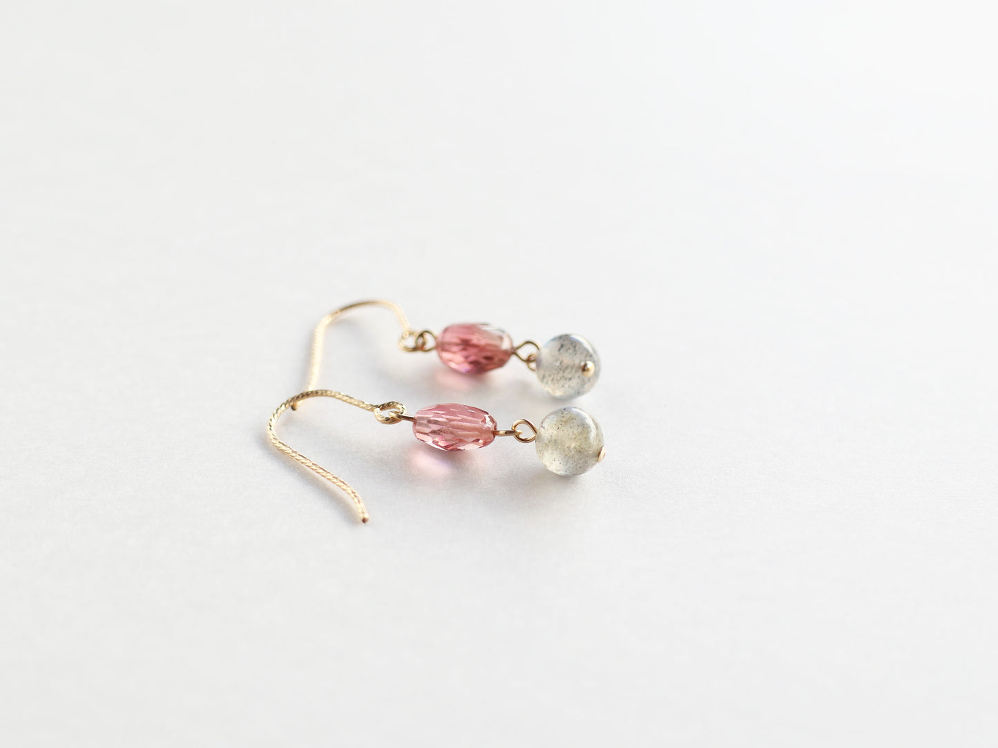 ◆ItoMe Stone◆14KGFピアス、ピンクトルマリン、ラブラドライトPN:IPS-159