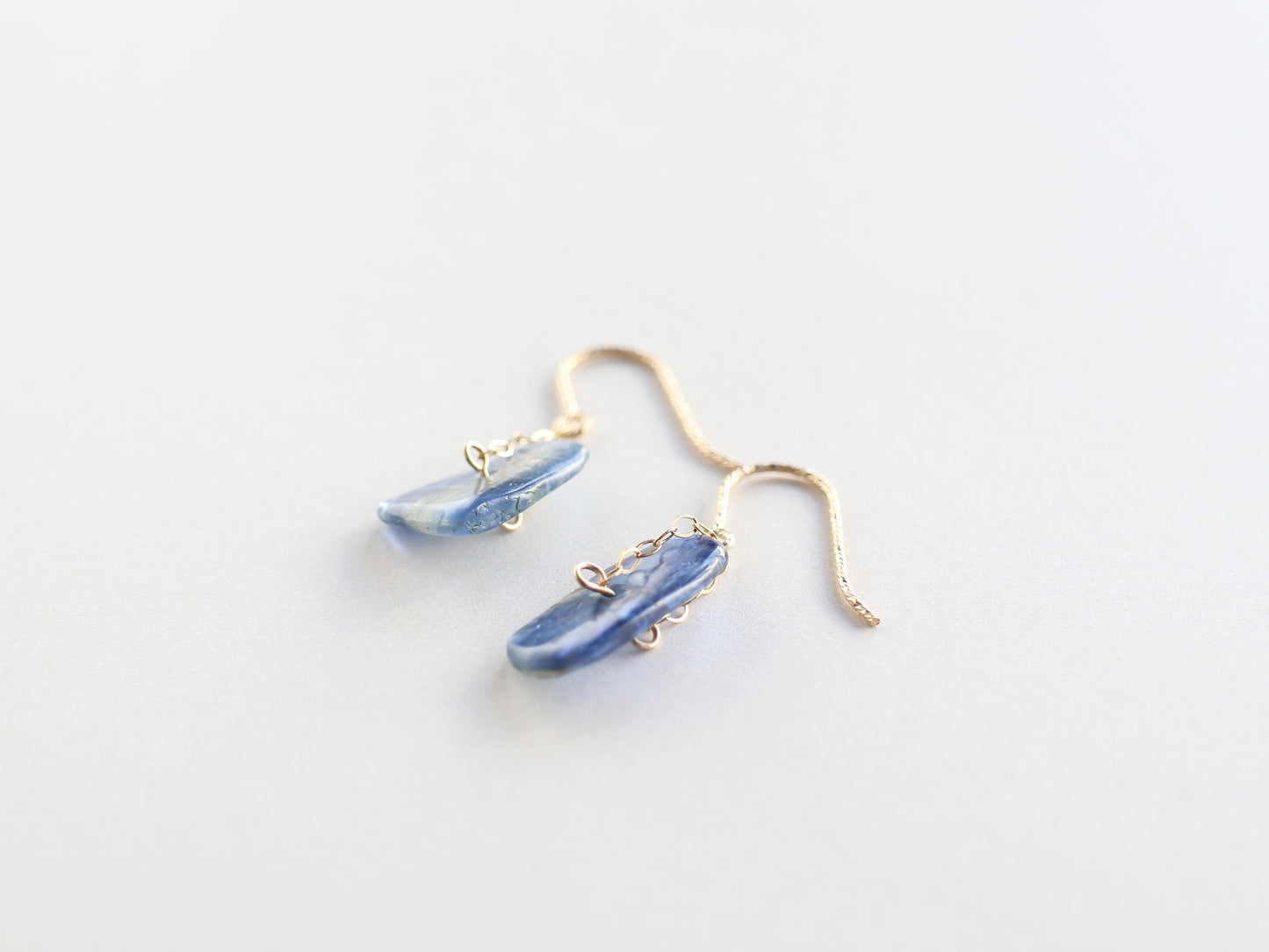 ◆ItoMe Stone◆ピアス*カイヤナイトジャジャルコット産 PN:IPS-154