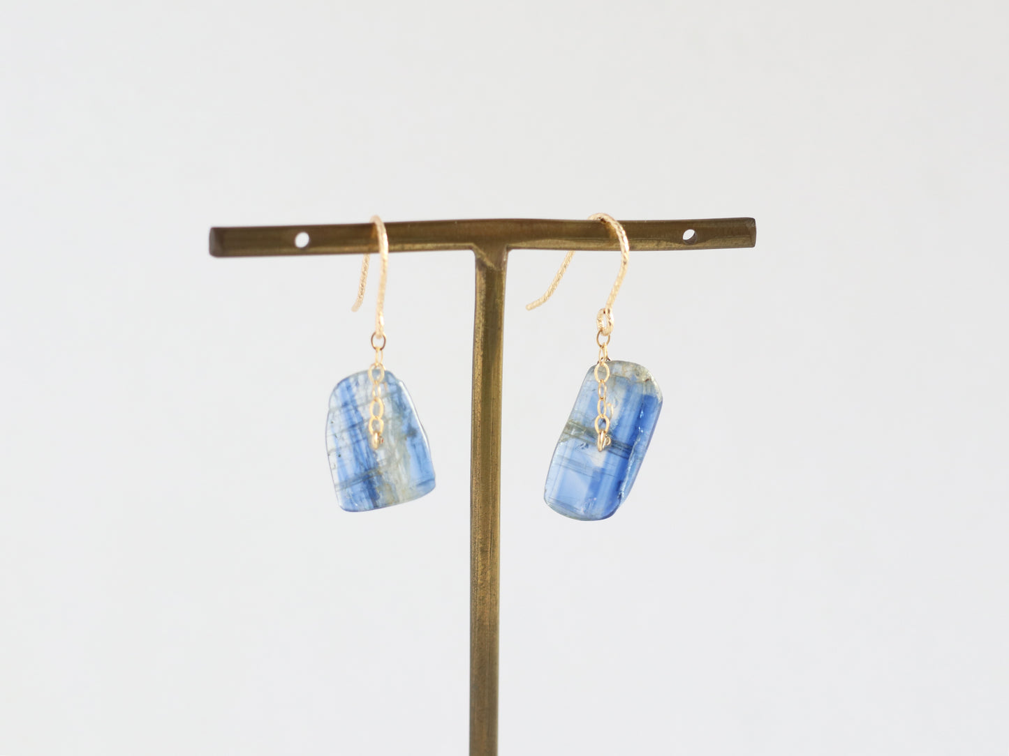 ◆ItoMe Stone◆ピアス*カイヤナイトジャジャルコット産 PN:IPS-154